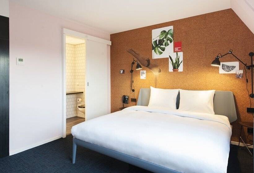 Fotos del hotel Conscious Hotel The Tire Station:  12