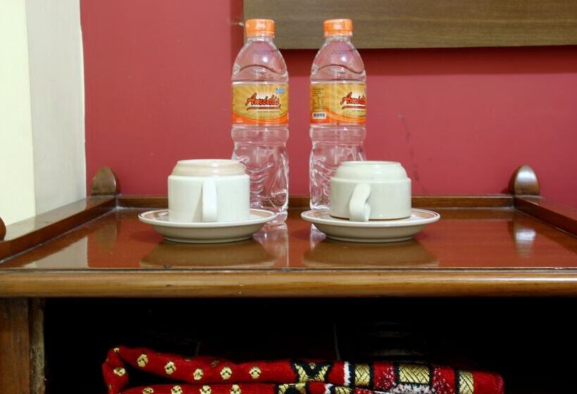 Fotos del hotel Reddoorz @ Palasari:  14