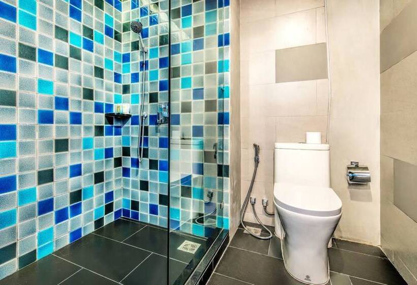 Fotos del hotel Ratana Patong Beach  By Shanaya:  5