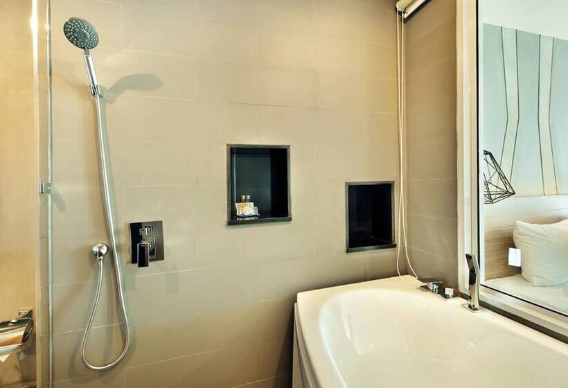 Fotos del hotel Ratana Patong Beach  By Shanaya:  9