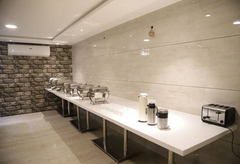 Fotos del hotel The Gandhi International:  4