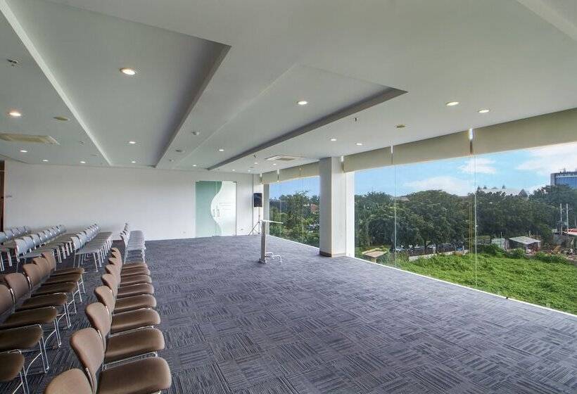 Fotos del hotel Cleo  Jemursari:  12