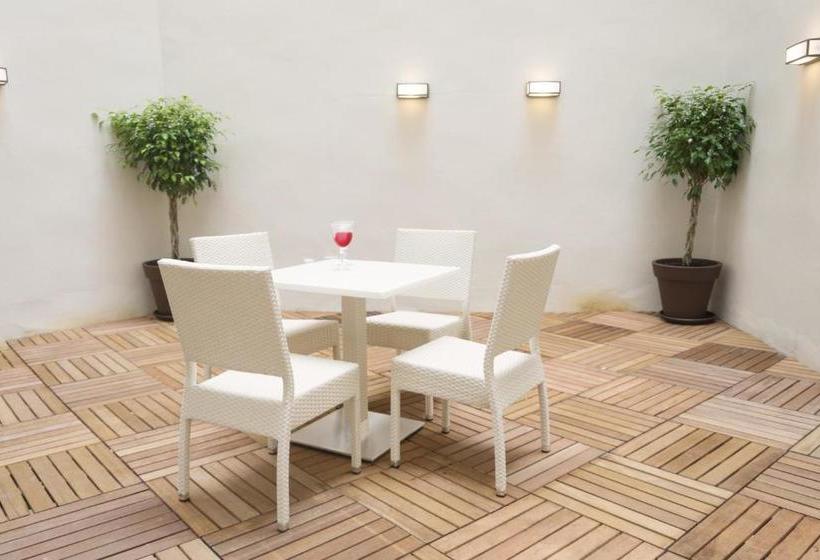 Fotos del hotel Living4Malaga Suites Superior:  9