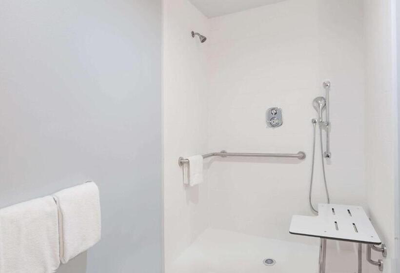 Fotos del hotel Days Inn & Suites By Wyndham Houston Nw Cypress:  14