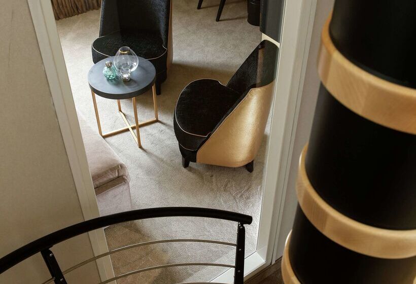 Fotos del hotel Niepce Paris , Curio Collection By Hilton:  16