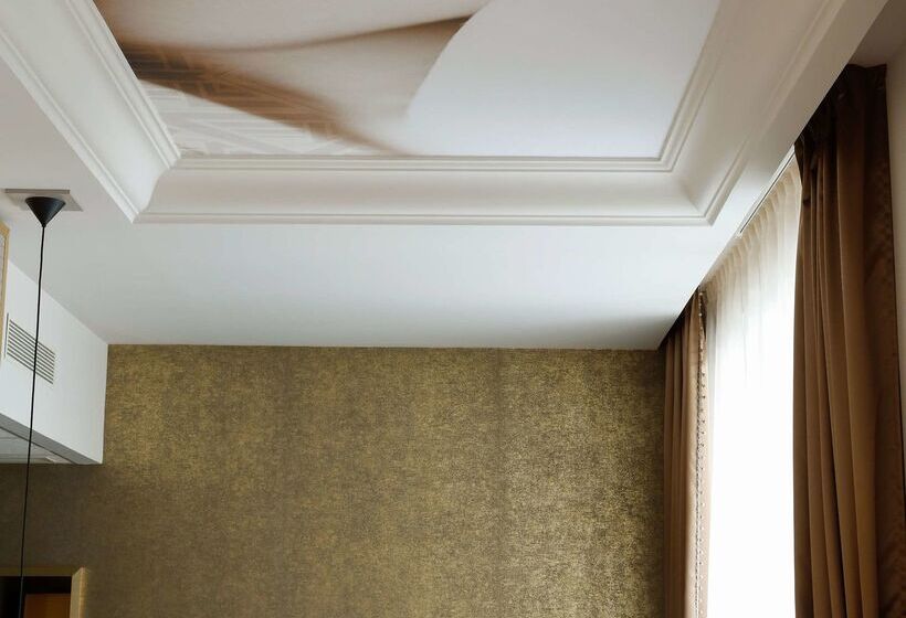 Fotos del hotel Niepce Paris , Curio Collection By Hilton:  11