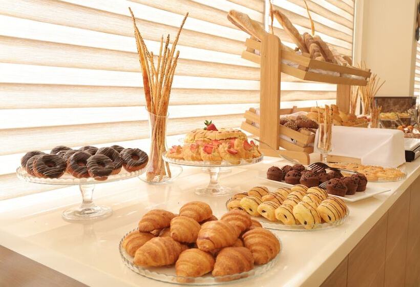 Fotos del hotel Lacosta:  18