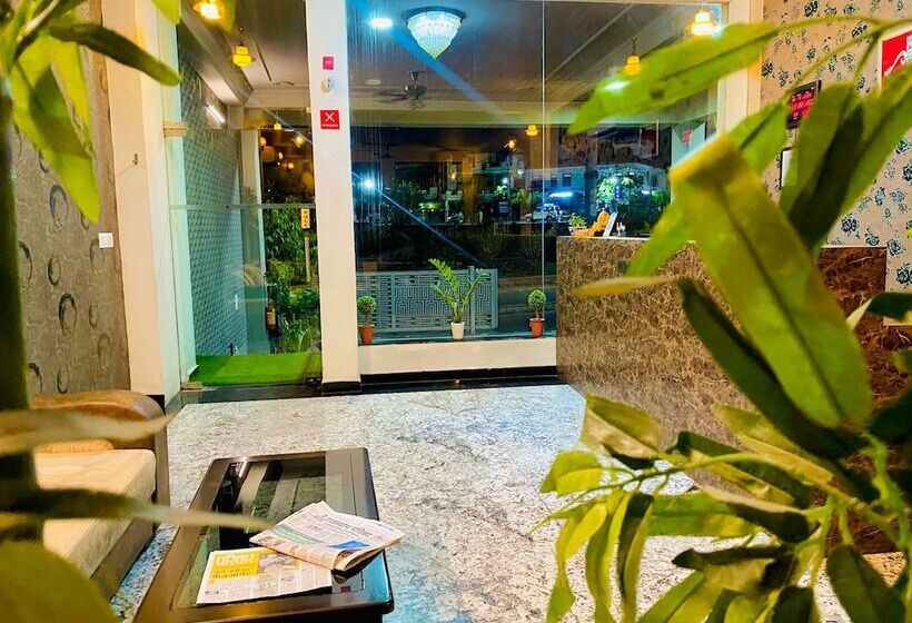 Fotos del hotel Oyo 10317 Hotel Mock Orange:  2