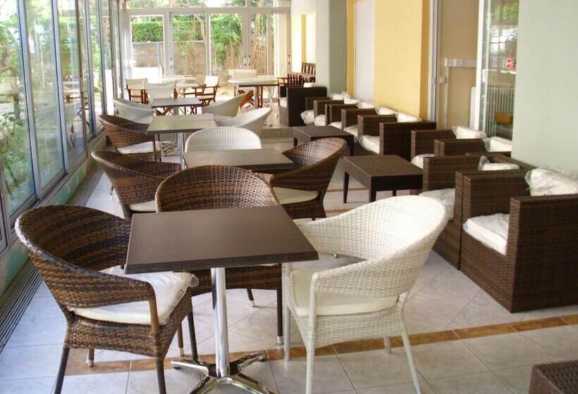 Fotos del hotel Cybele Pefki:  5