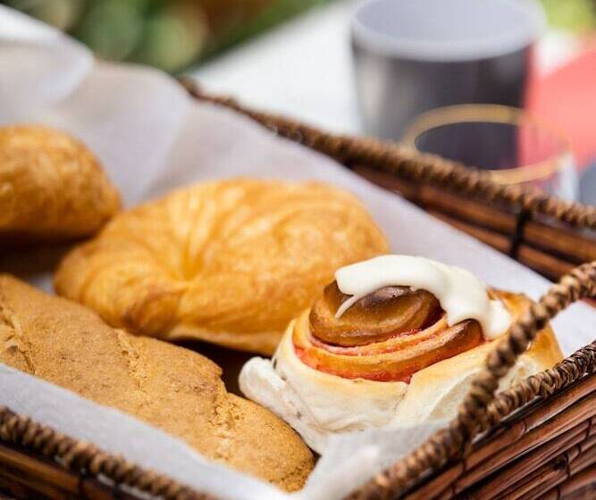 Fotos del hotel Holly Lodge:  2