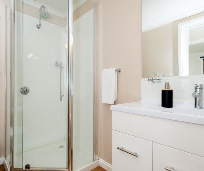 Fotos del hotel Holly Lodge:  13