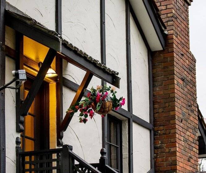 Fotos del hotel Holly Lodge:  7