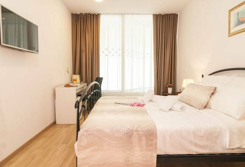 Fotos del hotel Cafe Royal Rooms:  5