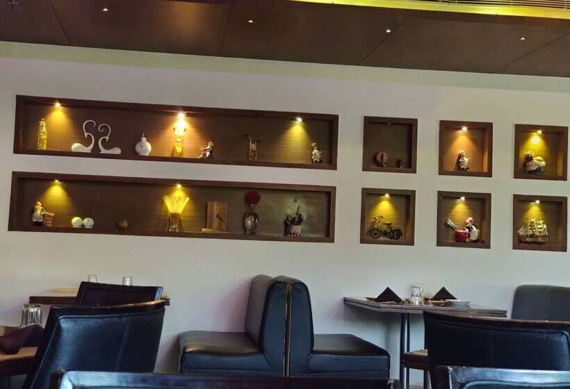 Fotos del hotel Avalon Hotel & Banquets:  11