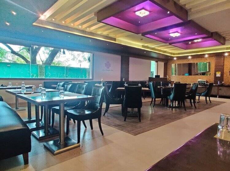 Fotos del hotel Avalon Hotel & Banquets:  12