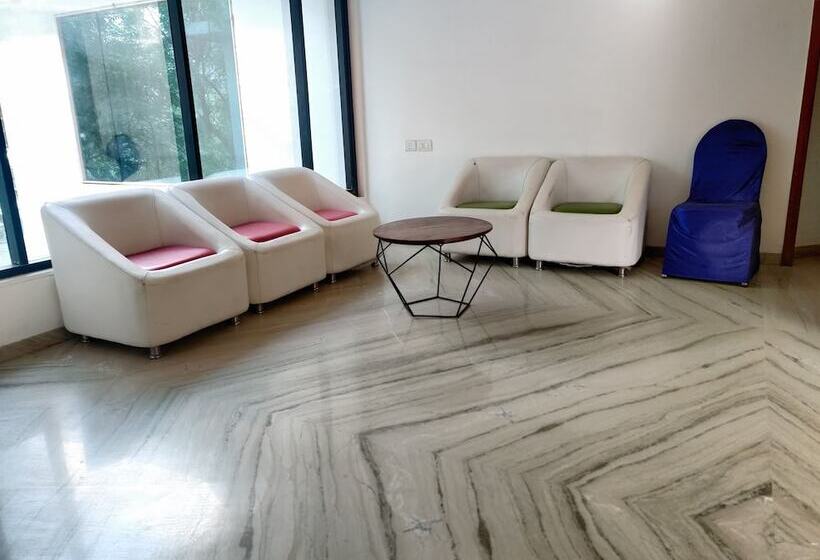 Fotos del hotel Avalon Hotel & Banquets:  15