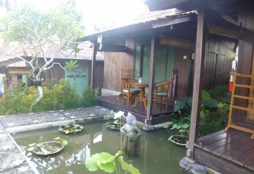 Fotos del hotel Joglo Taman Sari Villa:  5