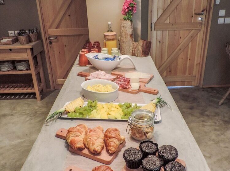 Fotos del hotel Liv Inn Guest House:  4