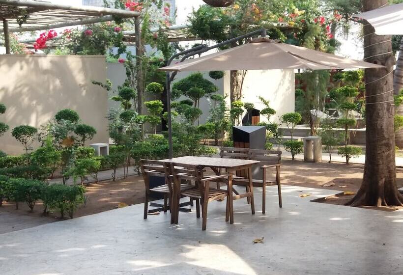 Fotos del hotel Liv Inn Guest House:  6