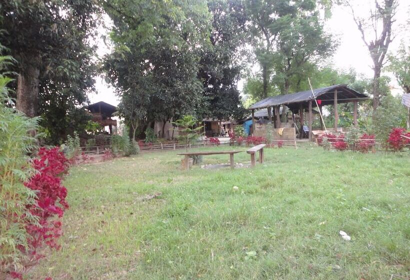 Fotos del hotel Tharu 20for7 Holiday House:  5