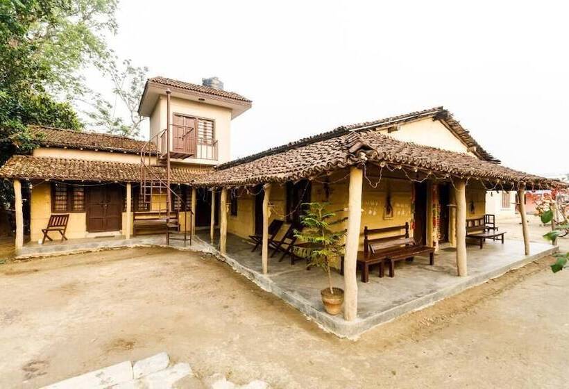 Fotos del hotel Tharu 20for7 Holiday House:  7