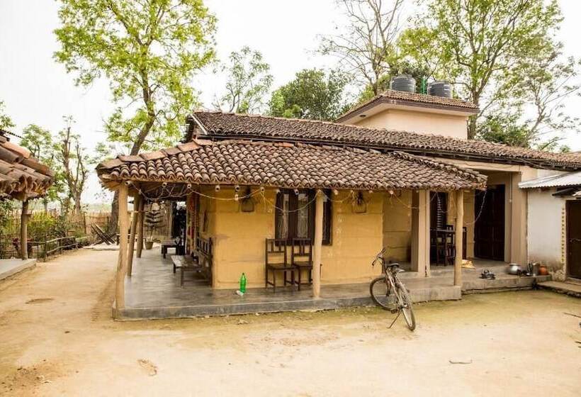 Fotos del hotel Tharu 20for7 Holiday House:  8