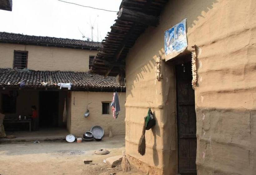 Fotos del hotel Tharu 20for7 Holiday House:  9