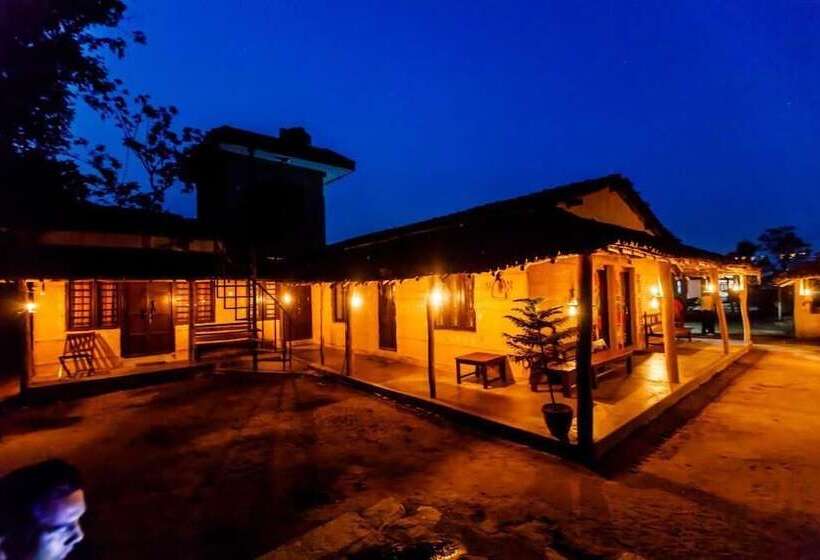 Fotos del hotel Tharu 20for7 Holiday House:  10