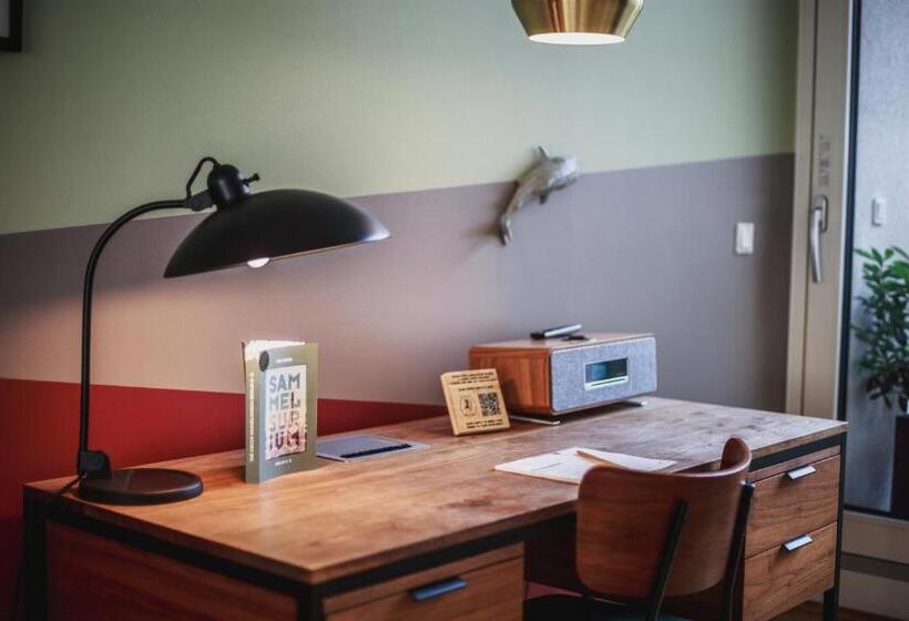 Fotos del hotel The Circus Apartments:  8