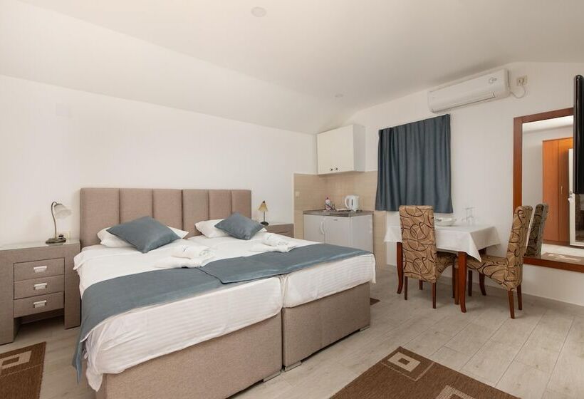 Fotos del hotel Apartments Jovan:  13