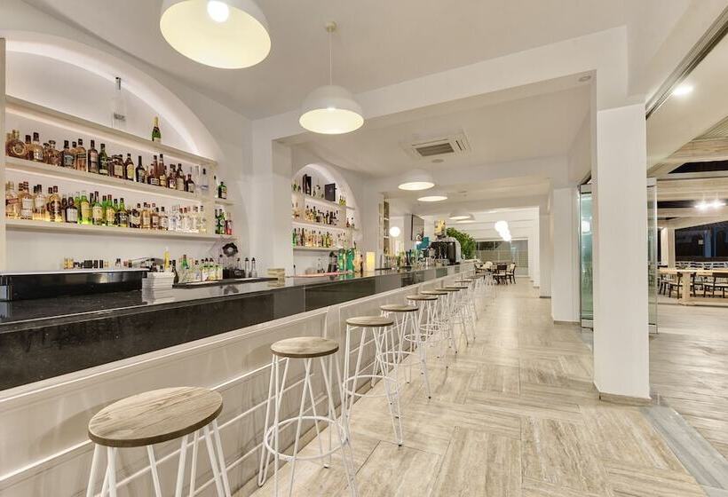 Fotos del hotel Mandala Seafront Suites:  2