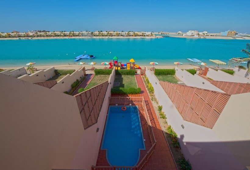 Lafontaine Rose Beach Resort