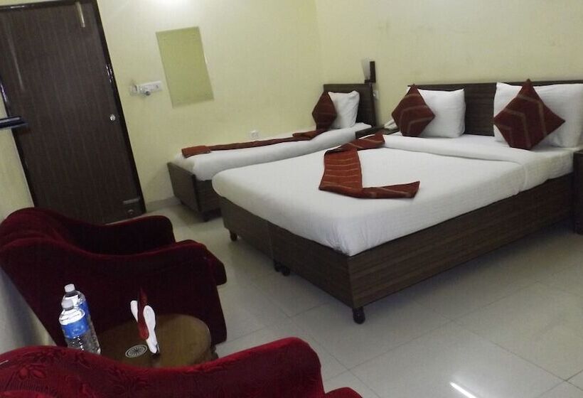 Fotos del hotel Luck Residency:  4