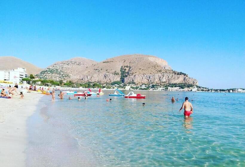 Fotos del hotel Mongibello B&b:  2