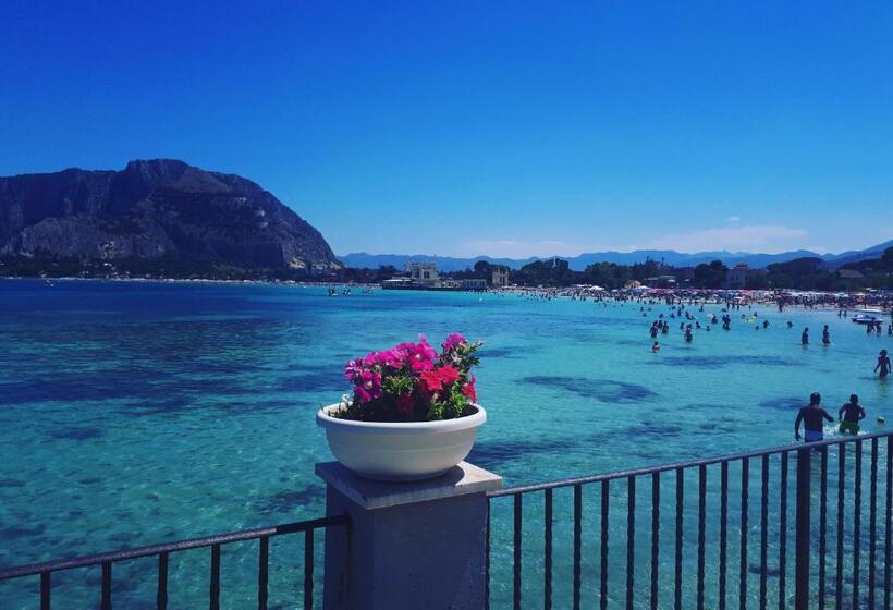 Fotos del hotel Mongibello B&b:  8