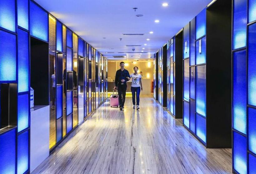 Fotos del hotel 9h:  12