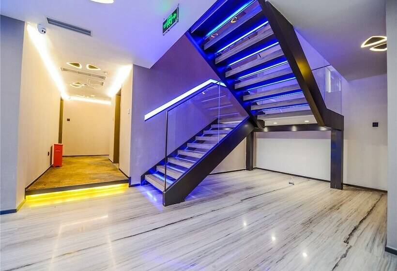 Fotos del hotel 9h:  7