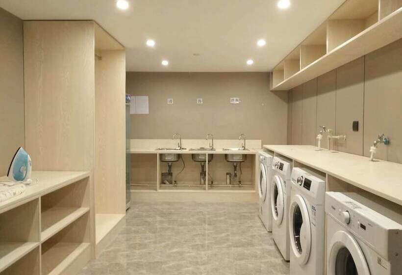 Fotos del hotel 9h:  5