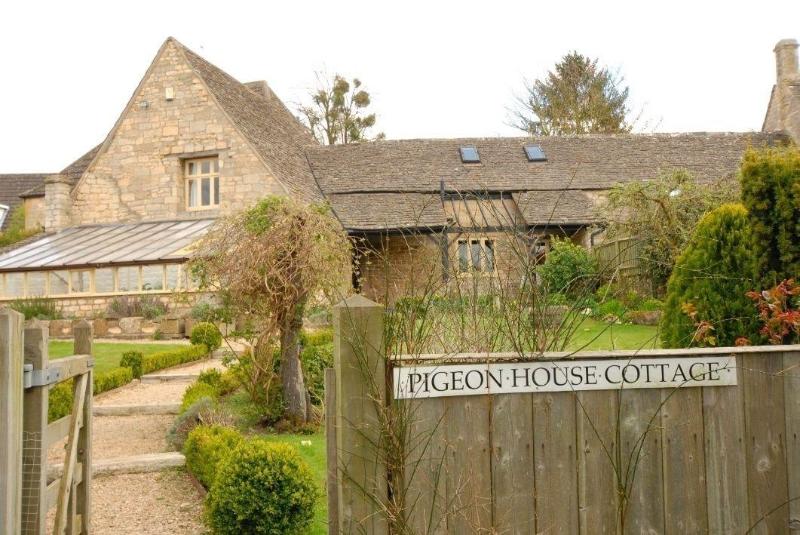 Fotos del hotel Pigeon House Cottage B&b:  4