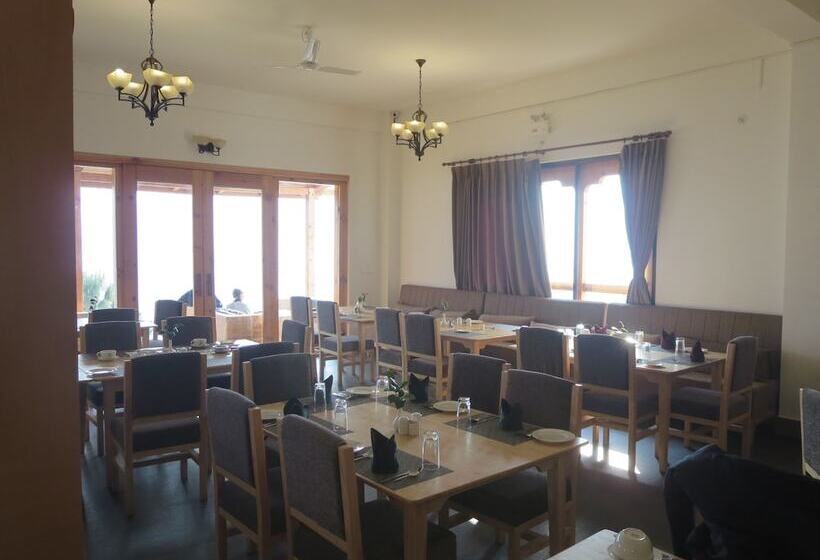 Fotos del hotel Zhingkham Resort:  12