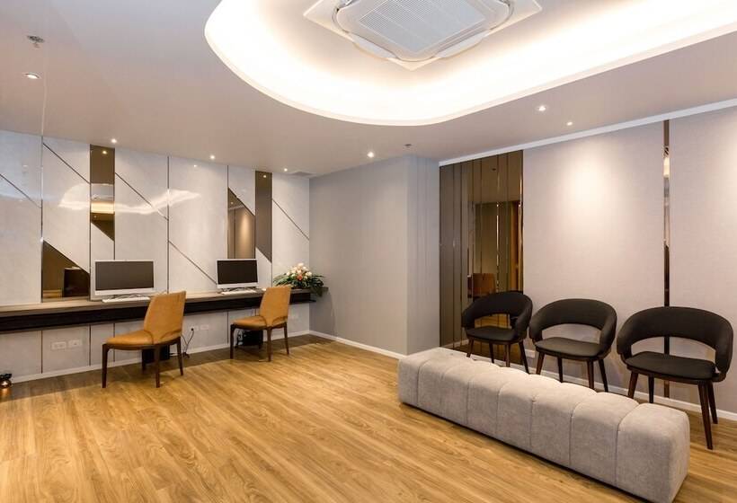 Fotos del hotel The Nature Phuket:  3