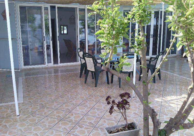 Fotos del hotel Antonios House:  3