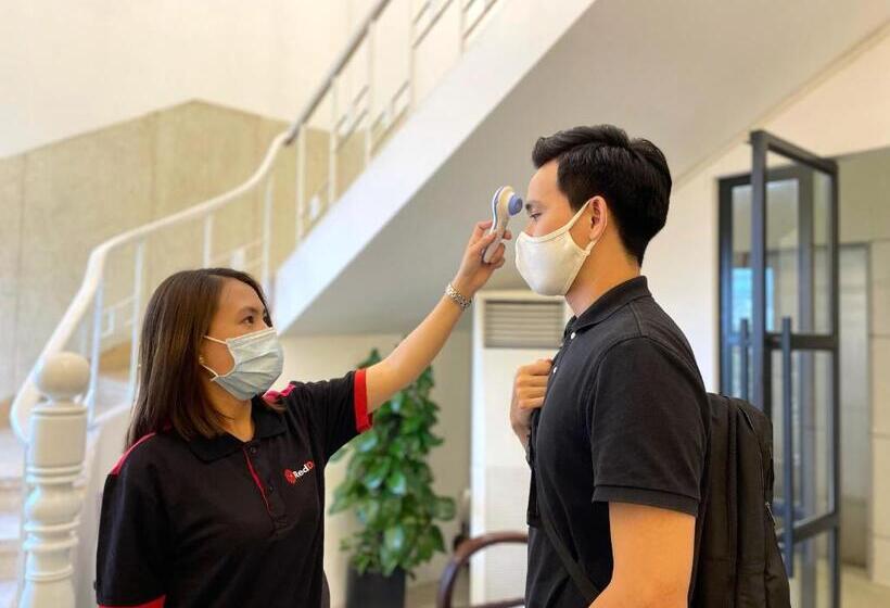 Fotos del hotel Reddoorz Plus Near Nguyen Hue Walking Street:  12