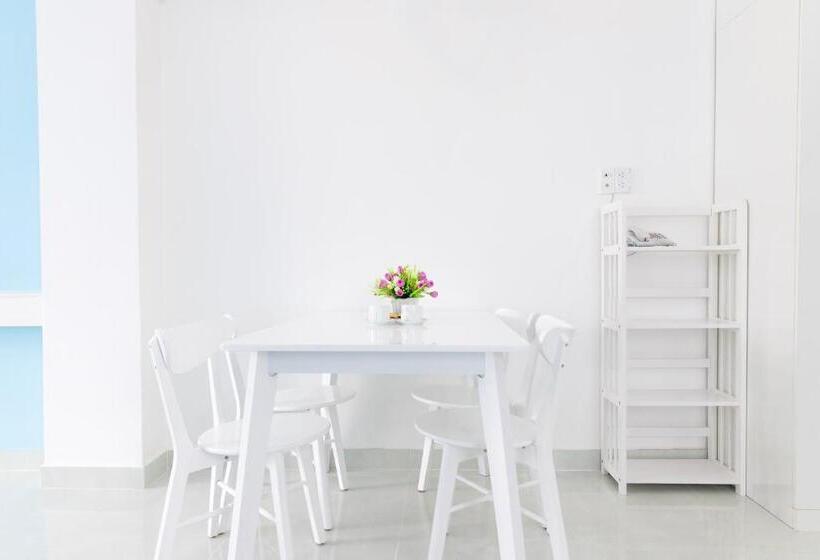 Fotos del hotel Reddoorz Plus Near Nguyen Hue Walking Street:  5