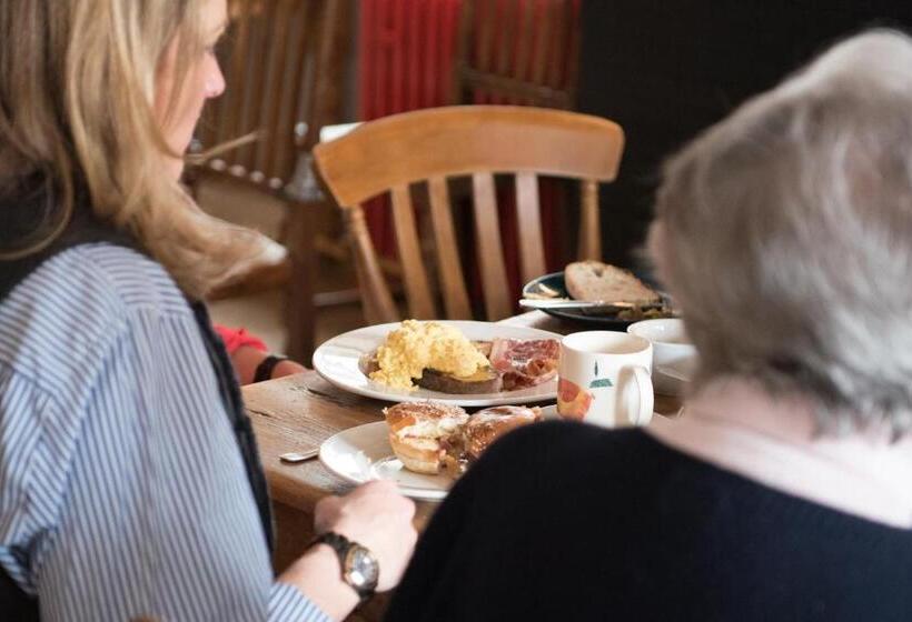 Fotos del hotel Helen Browning's Royal Oak:  17