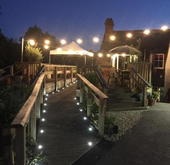 Fotos del hotel Helen Browning's Royal Oak:  5