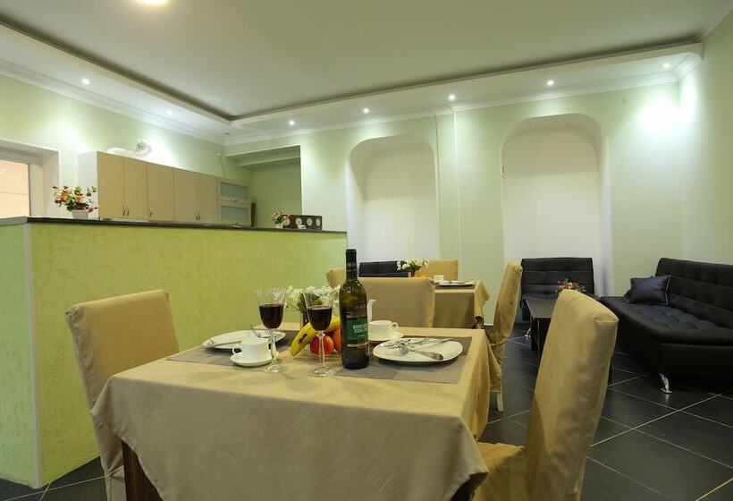 Fotos del hotel Aristocrat:  4