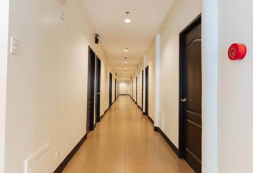 Fotos del hotel Reddoorz Plus At Edsa Congressional  Vaccinated Staff:  17