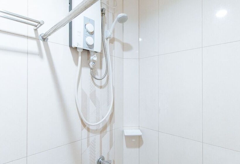 Fotos del hotel Reddoorz Plus At Edsa Congressional  Vaccinated Staff:  15