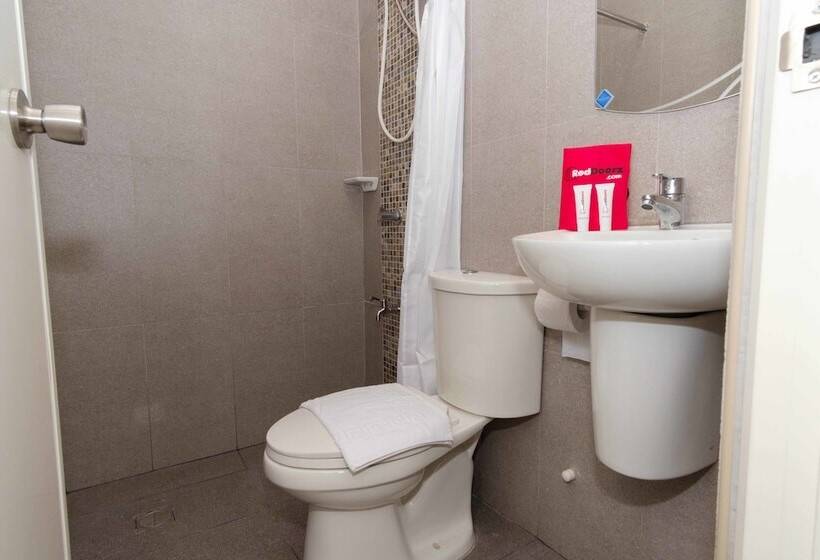 Fotos del hotel Reddoorz Plus At Edsa Congressional  Vaccinated Staff:  11